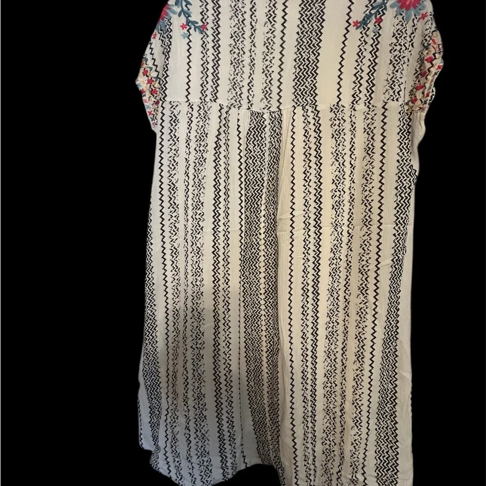 Signature by Sangria Cream Pleated Embellished Dress - Picture 3 of 3